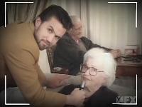 Click to watch 'Frank Sets Sweet Dee On...' (popup) Its Always Sunny In Philadelphia